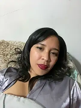 Esmeraldagh  online show from 09-18-25, 02:57