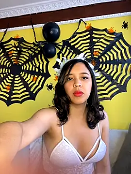 Esmeraldagh  online show from 10-22-25, 11:43