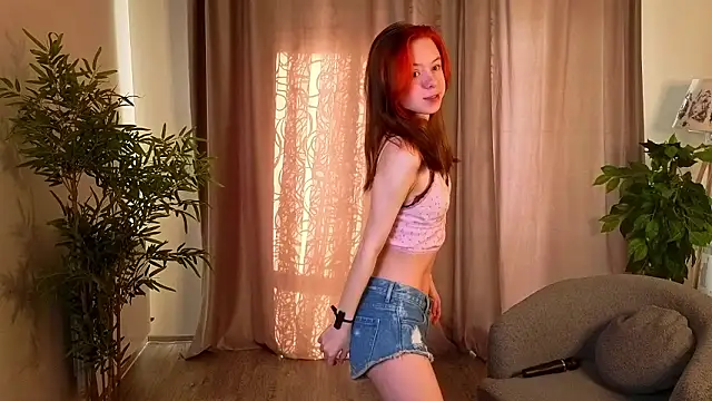 Snapshot of TiannaBorlace chatting on 03-26-26, 02:39 TiannaBorlace online show from 03-26-26, 02:39