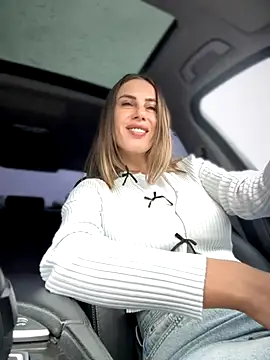  JessyRey  online show from 10-06-25, 08:23