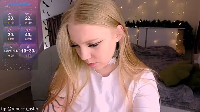 Snapshot of RebeccaAster chatting on 12-20-25, 09:11 RebeccaAster online show from 12-20-25, 09:11
