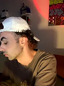 Snapshot of Inside_priv chatting on 10-13-25, 08:09 Inside priv online show from 10-13-25, 08:09