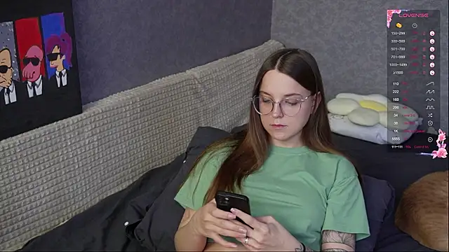 Snapshot of Violetwin chatting on 03-28-26, 12:05 Violetwin online show from 03-28-26, 12:05