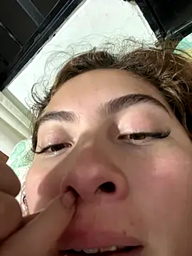 Snapshot of Samantha_2190 chatting on 10-27-25, 02:59 Samantha 2190 online show from 10-27-25, 02:59