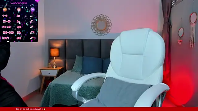 Snapshot of Esmeralda_CO chatting on 02-13-26, 02:02 Esmeralda CO online show from 02-13-26, 02:02