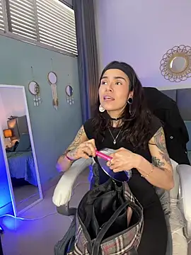 Snapshot of Esmeralda_CO chatting on 04-09-26, 02:11 Esmeralda CO online show from 04-09-26, 02:11