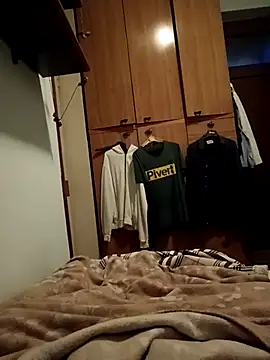 Empi19cm online show from 11-26-25, 06:03