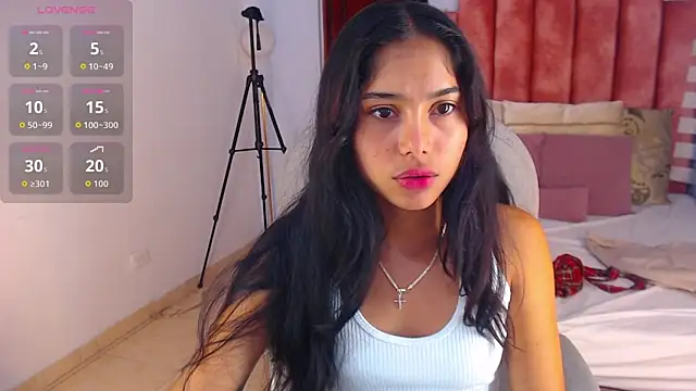 Snapshot of Milaa_Star_ chatting on 10-01-25, 04:07 Milaa Star online show from 10-01-25, 04:07