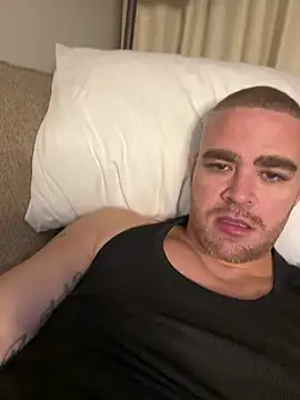 Snapshot of Dallasbest214 chatting on 09-17-25, 09:00 Dallasbest214 online show from 09-17-25, 09:00