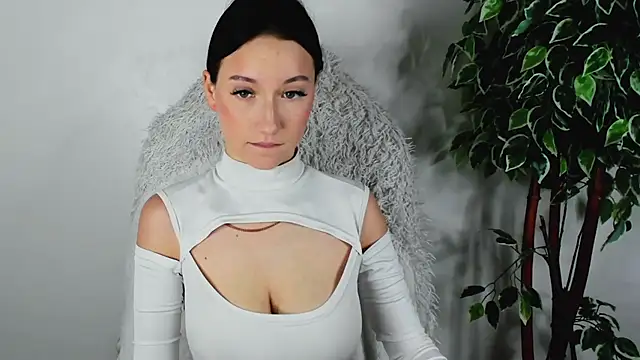 Snapshot of EileenMoores chatting on 09-21-25, 05:53 EileenMoores online show from 09-21-25, 05:53