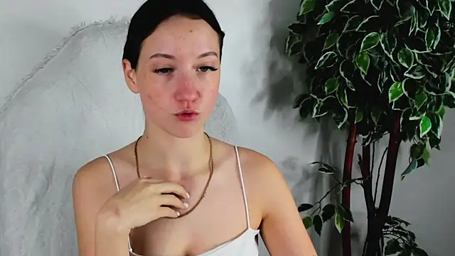 Snapshot of EileenMoores chatting on 09-27-25, 10:31 EileenMoores online show from 09-27-25, 10:31