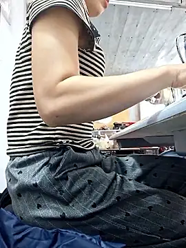 irina hana online show from 11-11-25, 06:46