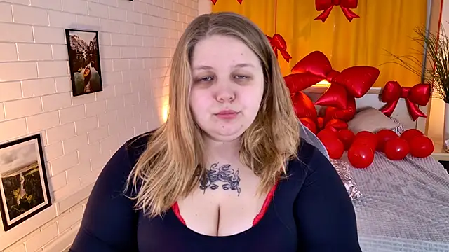 Snapshot of SladaDell chatting on 02-21-26, 09:10 SladaDell online show from 02-21-26, 09:10