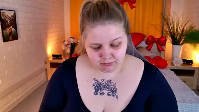 Snapshot of SladaDell chatting on 02-22-26, 09:08 SladaDell online show from 02-22-26, 09:08