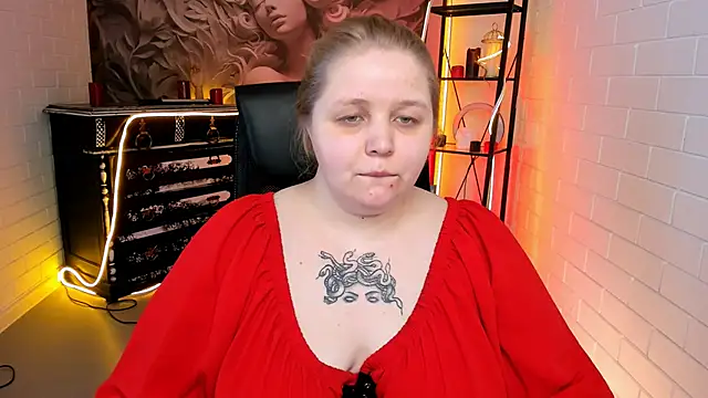 Snapshot of SladaDell chatting on 02-27-26, 09:31 SladaDell online show from 02-27-26, 09:31