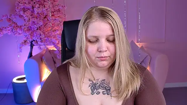 Snapshot of SladaDell chatting on 03-06-26, 09:17 SladaDell online show from 03-06-26, 09:17