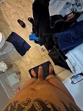 Snapshot of EsDezz88 chatting on 12-19-25, 01:34 EsDezz88 online show from 12-19-25, 01:34