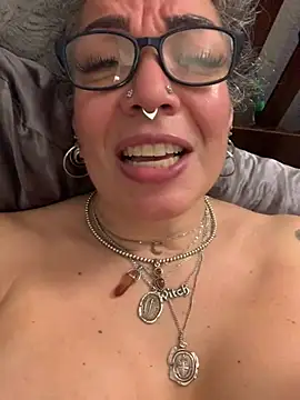 dieseldame1313 online show from 02-05-25, 05:30