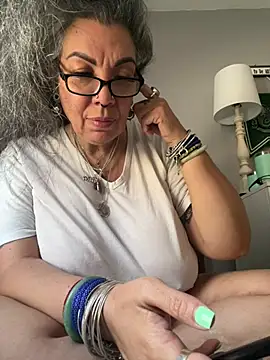 dieseldame1313 online show from 03-12-25, 10:17