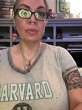 dieseldame1313 online show from 05-13-26, 02:42