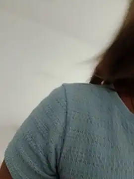 Snapshot of Alisson_Milf chatting on 03-22-26, 09:18 Alisson Milf online show from 03-22-26, 09:18