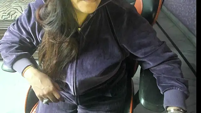 ShylaGill online show from 12-18-25, 08:26