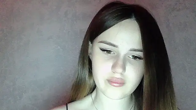 SweetLoraa online show from 06-19-26, 04:55
