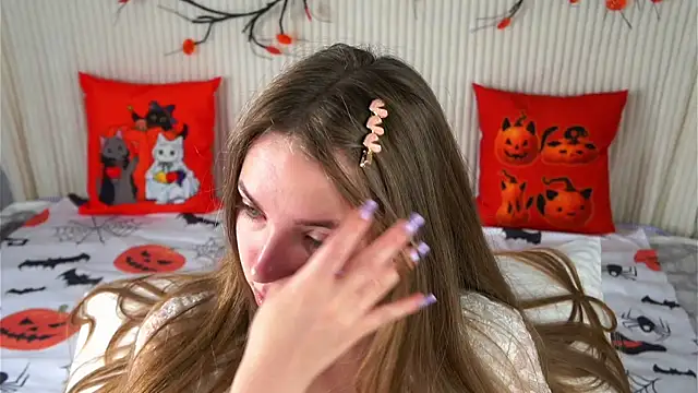 Snapshot of KarriBrownd chatting on 11-01-25, 01:07 KarriBrownd online show from 11-01-25, 01:07