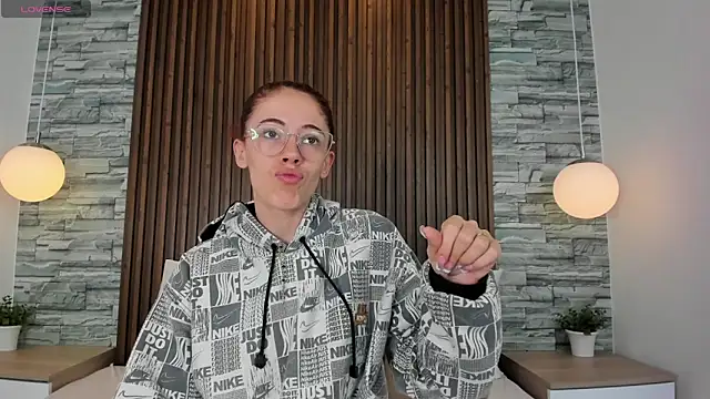 Snapshot of melodyvega0591 chatting on 10-12-25, 01:10 melodyvega0591 online show from 10-12-25, 01:10