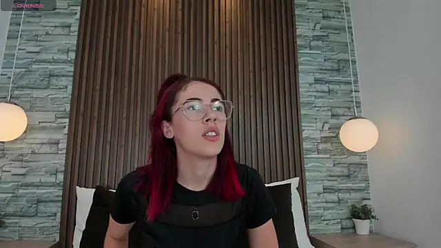 Snapshot of melodyvega0591 chatting on 10-19-25, 06:41 melodyvega0591 online show from 10-19-25, 06:41