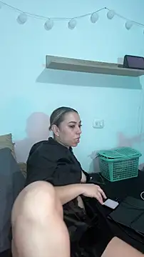 Snapshot of Moon_Blake chatting on 03-21-26, 08:19 Moon Blake online show from 03-21-26, 08:19