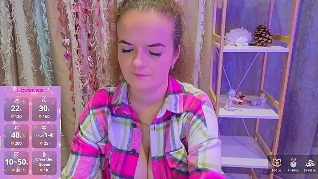 Luisa Rosee online show from 10-17-25, 07:38