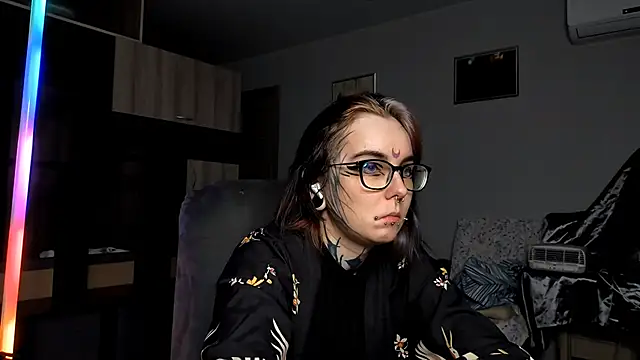 HighelikeGirl online show from 10-09-25, 10:57