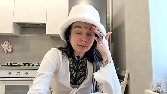 HighelikeGirl online show from 03-06-26, 06:10