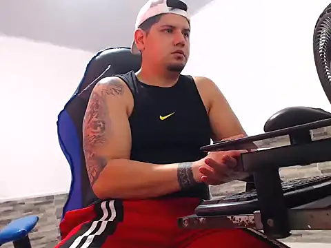 Snapshot of mister_cum1999 chatting on 03-07-26, 05:10 mister cum1999 online show from 03-07-26, 05:10