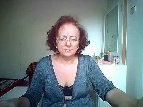 Julia54391 online show from 10-05-25, 06:34