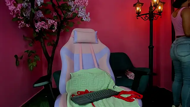 Snapshot of VenusBlazer chatting on 03-06-26, 01:51 VenusBlazer online show from 03-06-26, 01:51