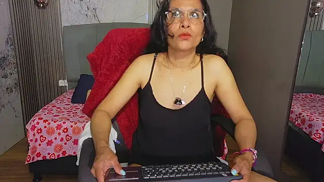 Snapshot of Vanessa_7_ chatting on 03-24-26, 12:04 Vanessa 7 online show from 03-24-26, 12:04
