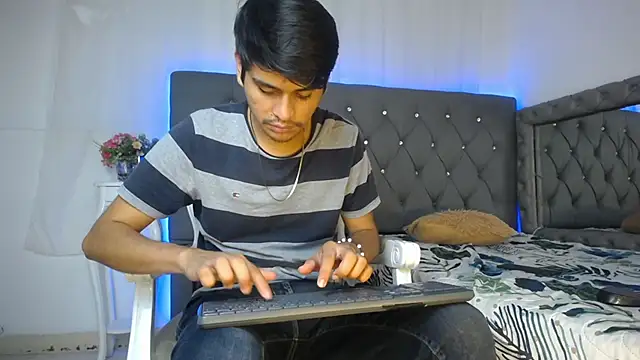 Charlie Cock  online show from 09-30-25, 04:50