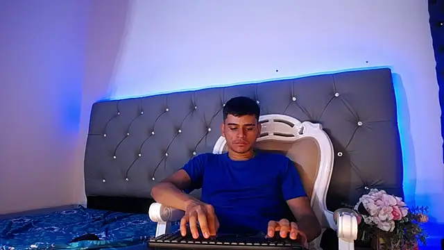 Charlie Cock  online show from 10-29-25, 04:26