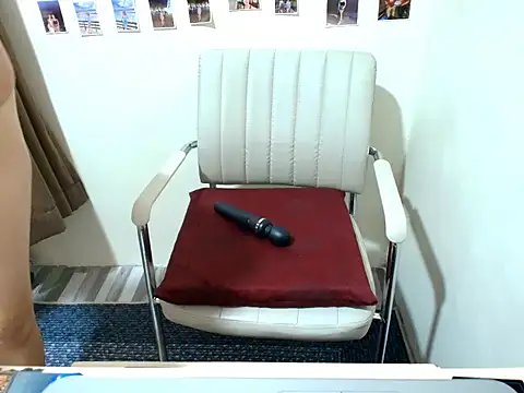 Snapshot of Sexy_clever18xx chatting on 04-24-26, 02:03 Sexy clever18xx online show from 04-24-26, 02:03