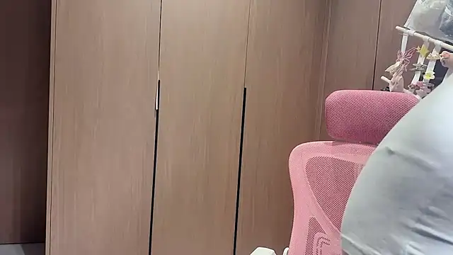 Lilium-520 online show from 02-14-26, 11:07