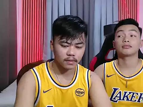 hot emman online show from 11-24-25, 06:46