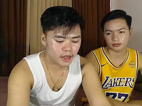 Snapshot of hot_emman chatting on 02-28-26, 04:35 hot emman online show from 02-28-26, 04:35