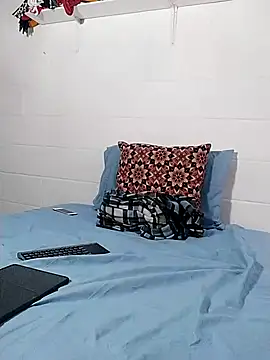oxxy jean online show from 05-06-26, 12:32