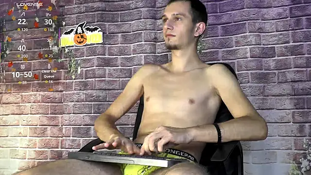 Snapshot of AxelMassimo chatting on 10-26-25, 03:56 AxelMassimo online show from 10-26-25, 03:56