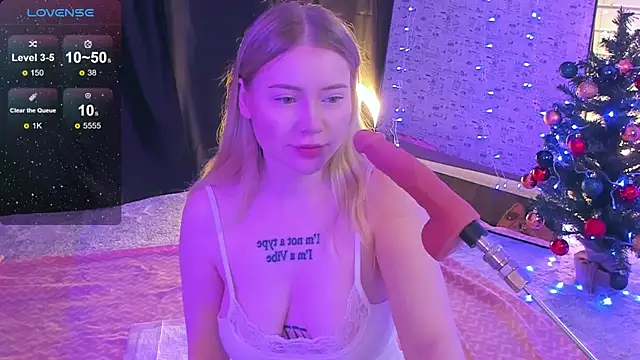 Lillie Berry online show from 12-23-25, 04:54