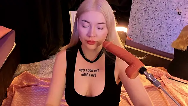 Lillie Berry online show from 01-17-26, 04:39