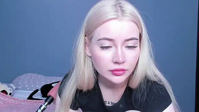 Lillie Berry online show from 05-12-26, 05:04