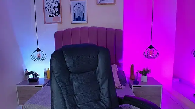 Velissia gh online show from 10-16-25, 07:37